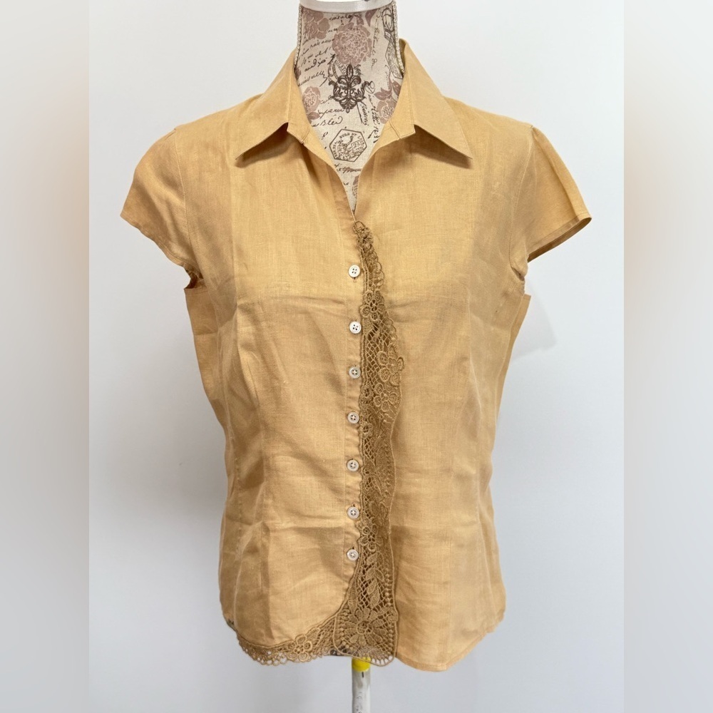 HAROLD’S Tan linen lace front‎ blouse size M.